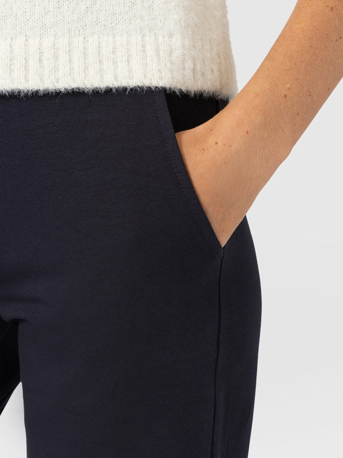 Apartment Pant - Navy