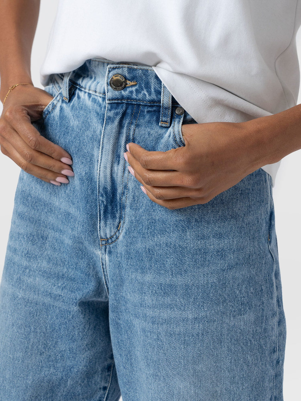 Barrel Leg Jean - Light Blue