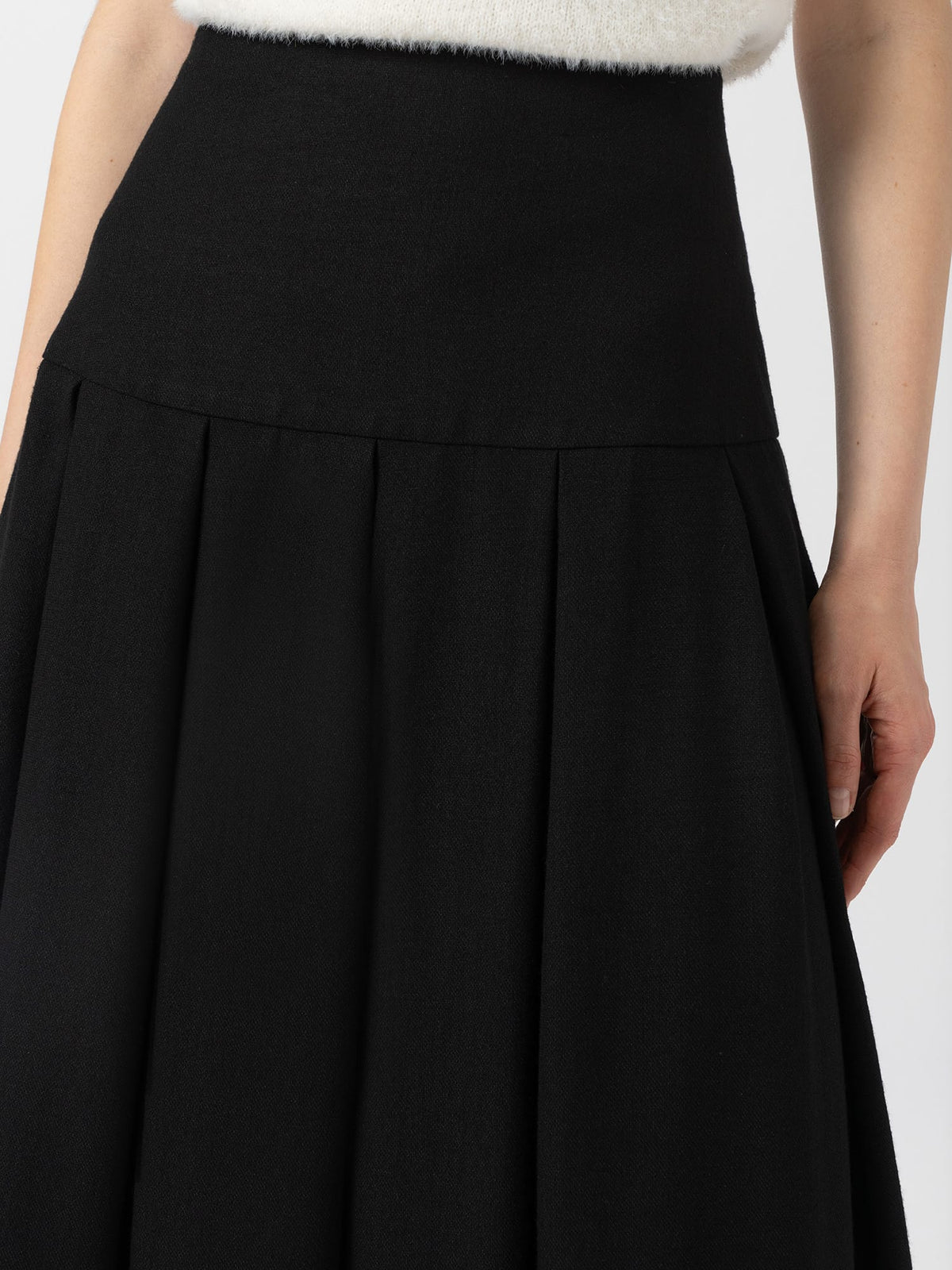 Everly Pleated Skirt - Black