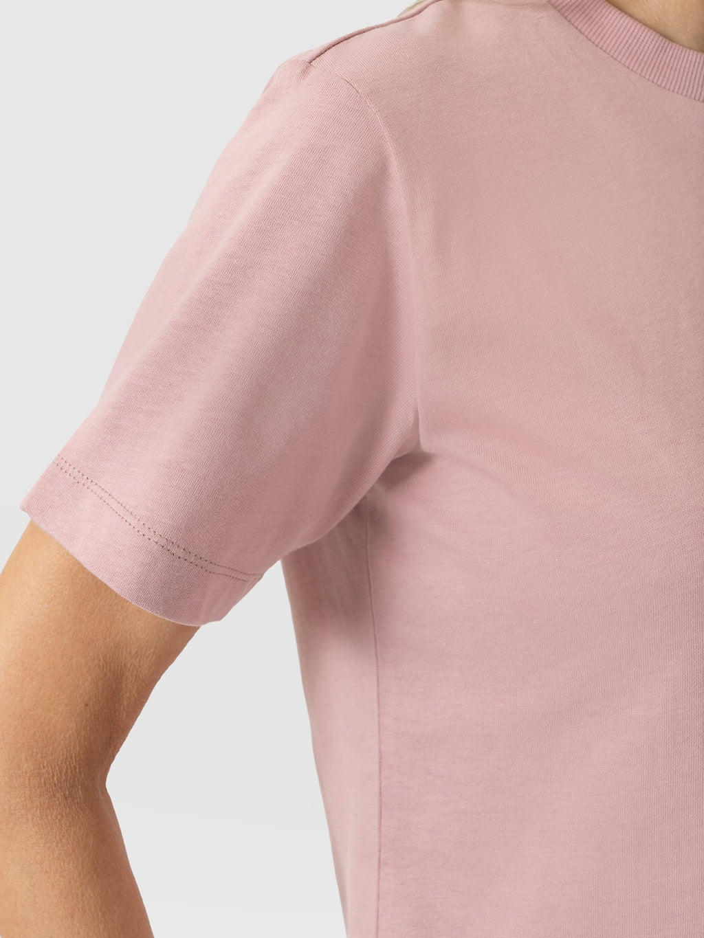 Finsbury Crew Neck Tee - Dusty Pink