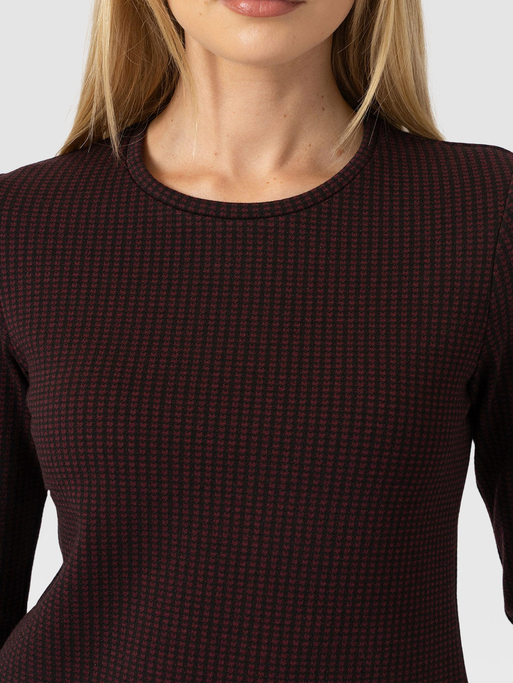 Keller Crew Neck Tee Long Sleeve - Burgundy Mini Houndstooth