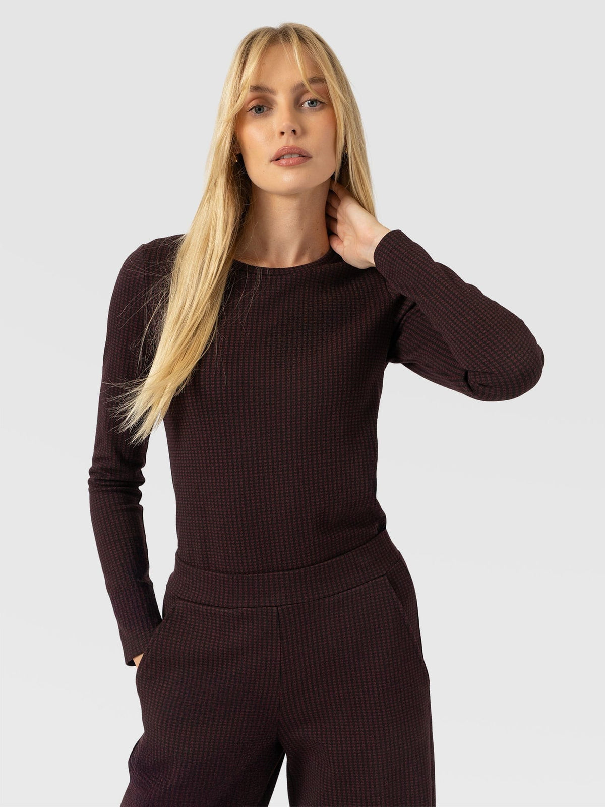 Keller Crew Neck Tee Long Sleeve - Burgundy Mini Houndstooth