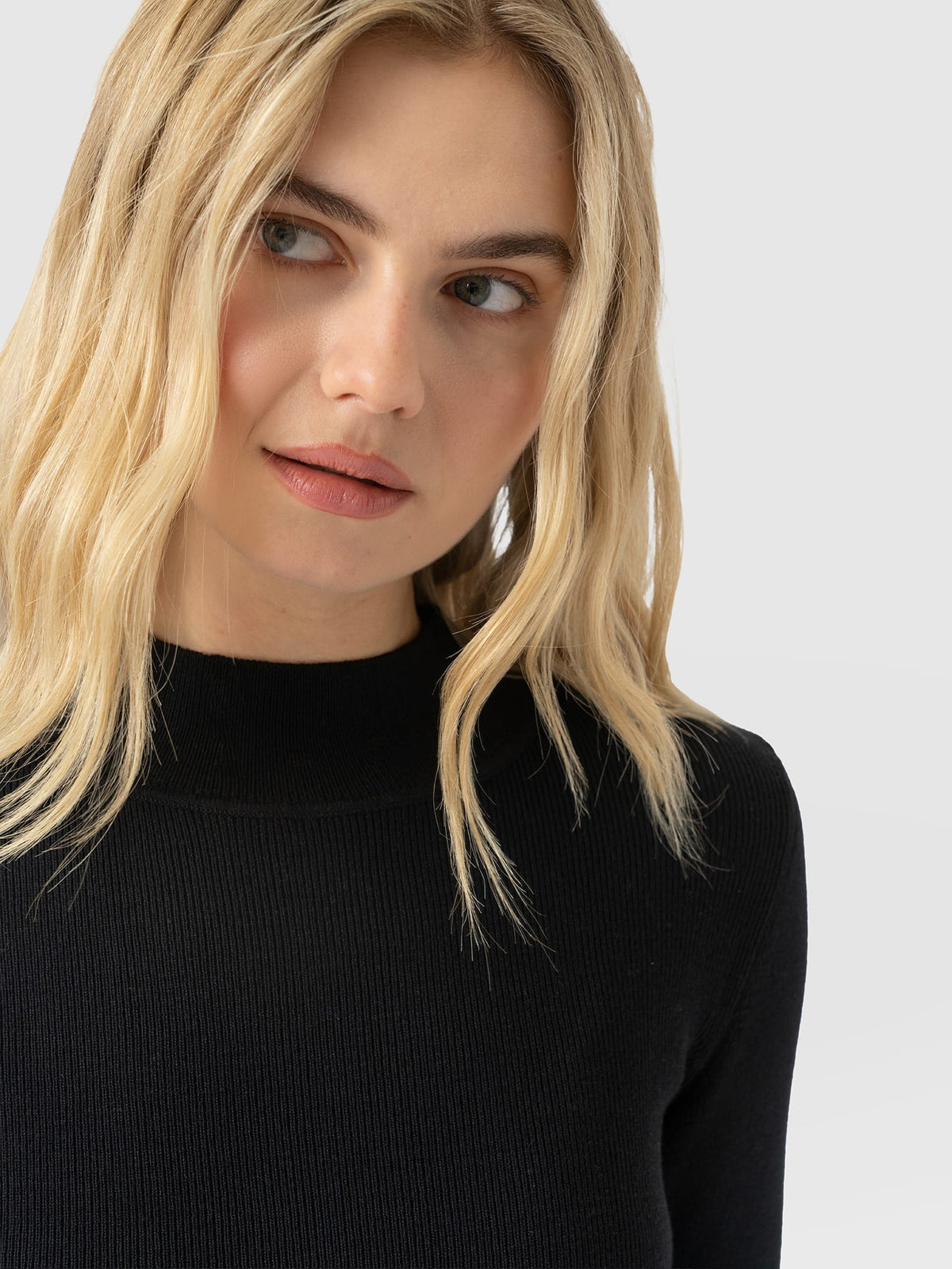 Isla Knit Rollneck - Black