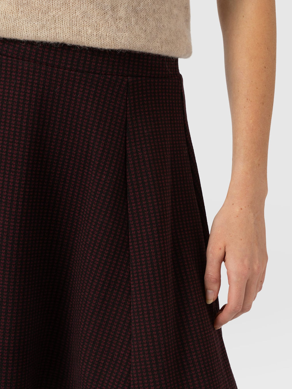 Macie Mini Skirt - Burgundy Mini Houndstooth