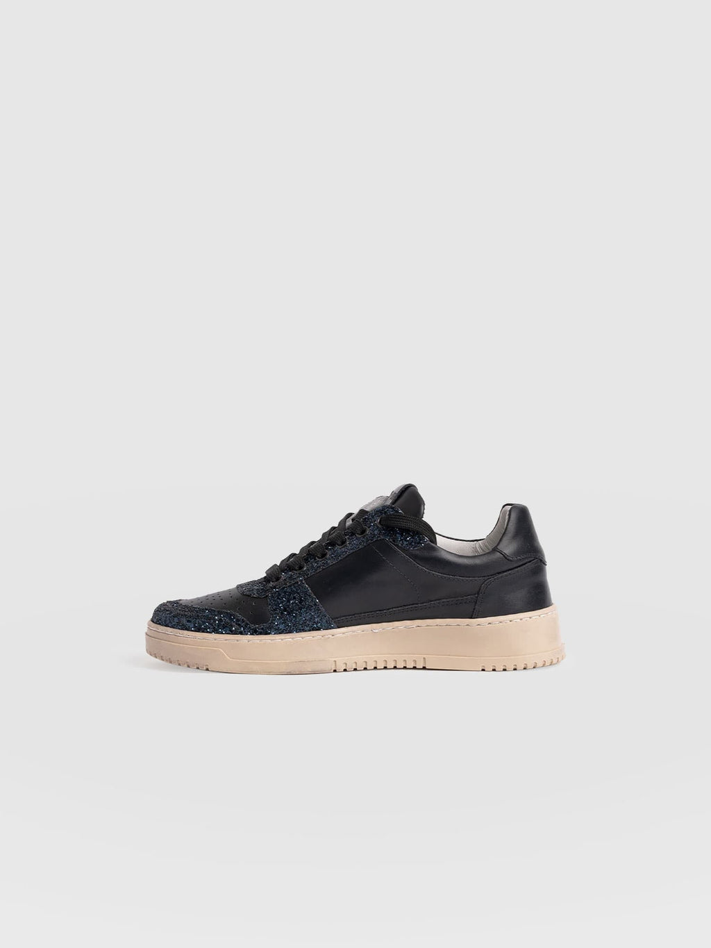 Onyx Sneaker - Black/Navy