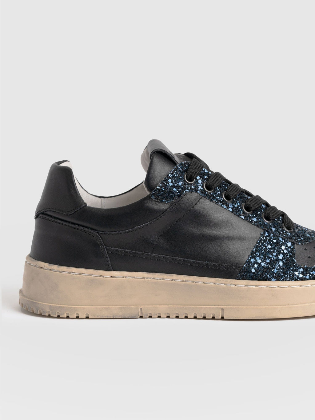 Onyx Sneaker - Black/Navy