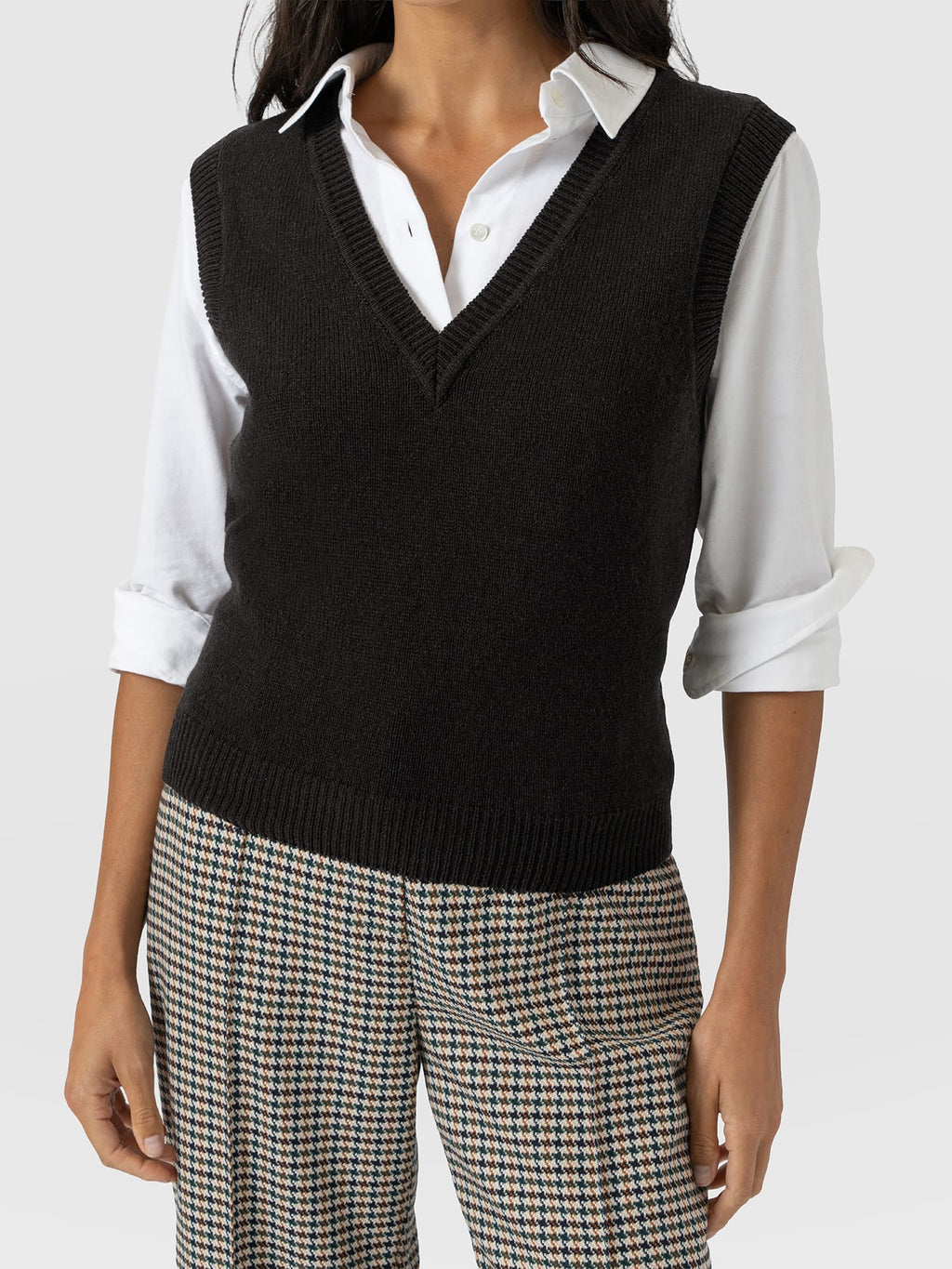 Oxford Cashmere V Neck Sleeveless Knit - Black
