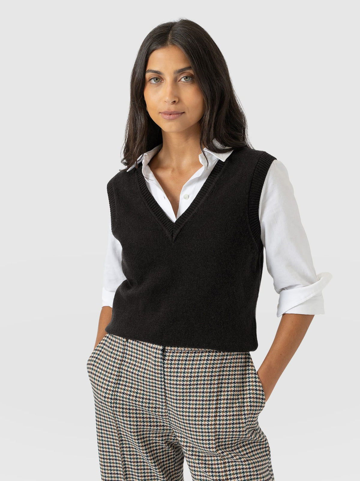 Oxford Cashmere V Neck Sleeveless Knit - Black