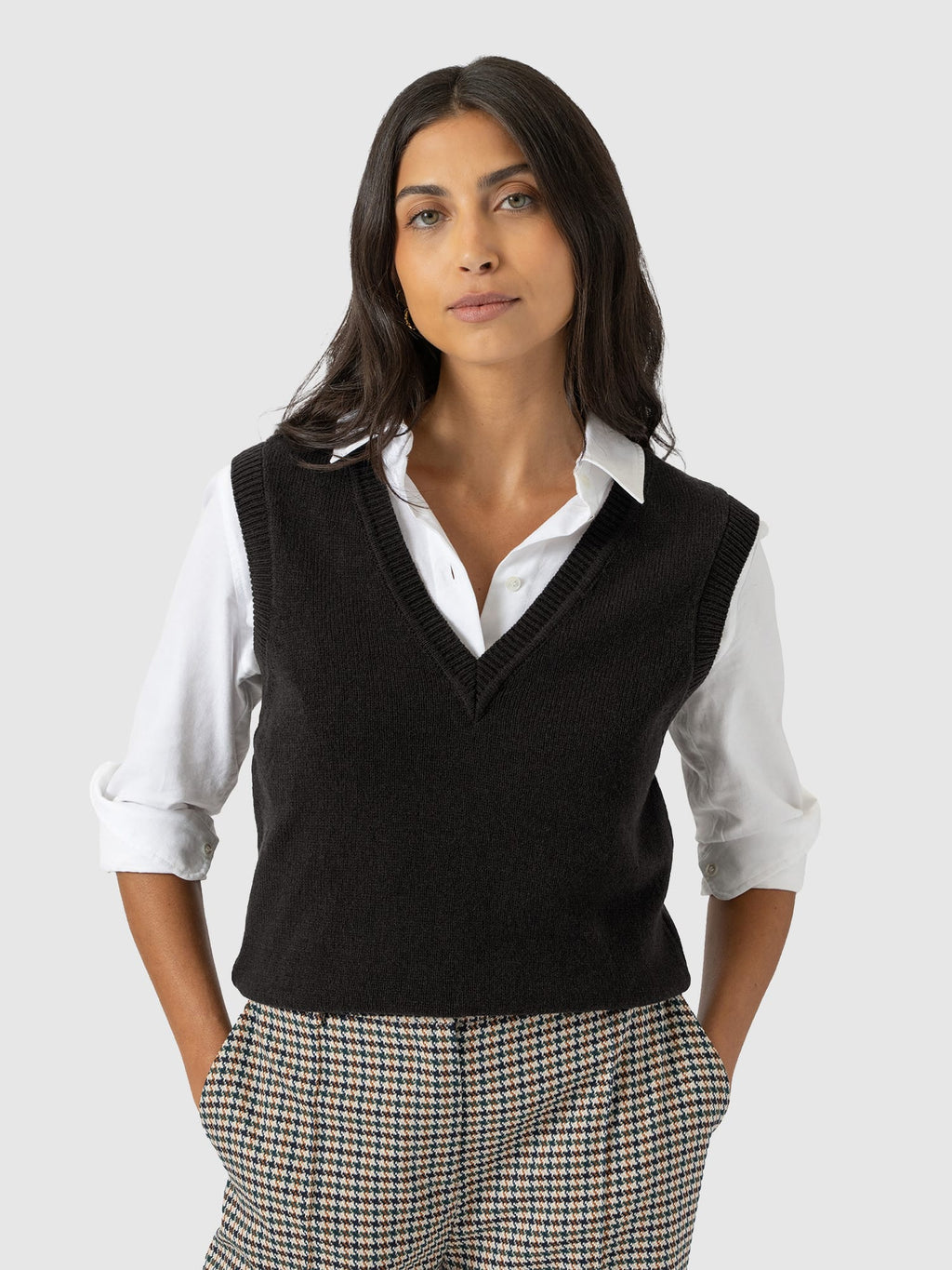 Oxford Cashmere V Neck Sleeveless Knit - Black