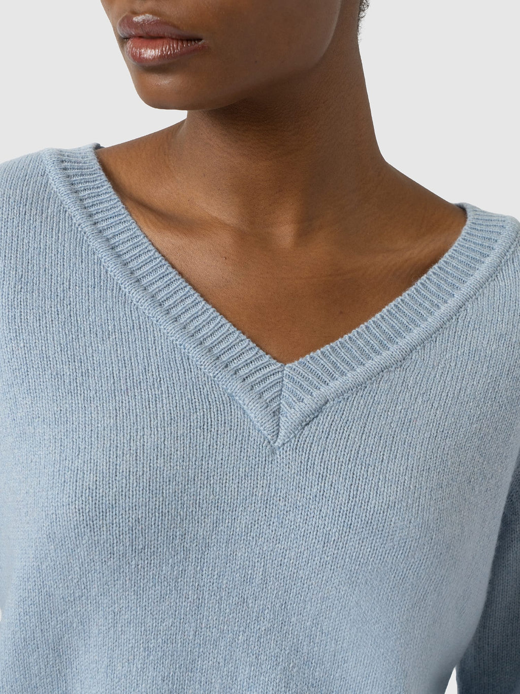 Oxford Cashmere V Neck Sweater - Blue
