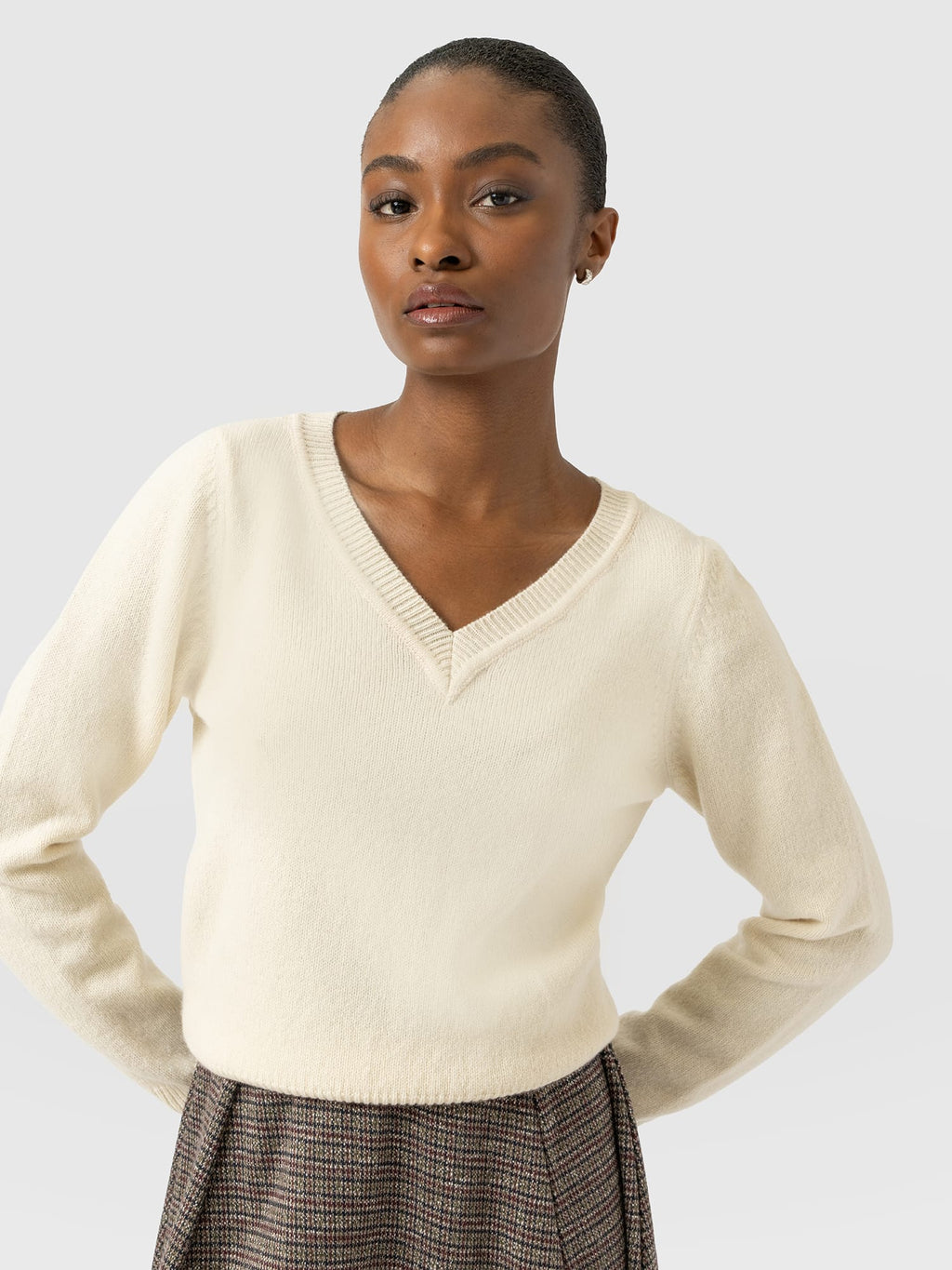 Oxford Cashmere V Neck Sweater - Cream