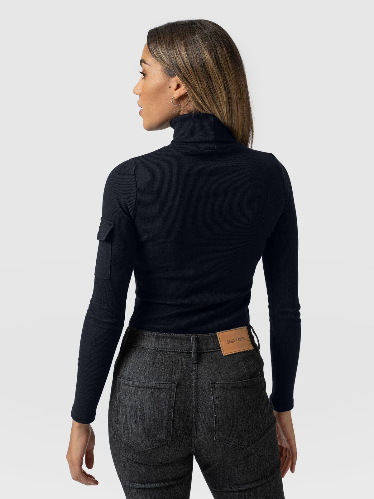 Pocket Turtle Neck - Navy