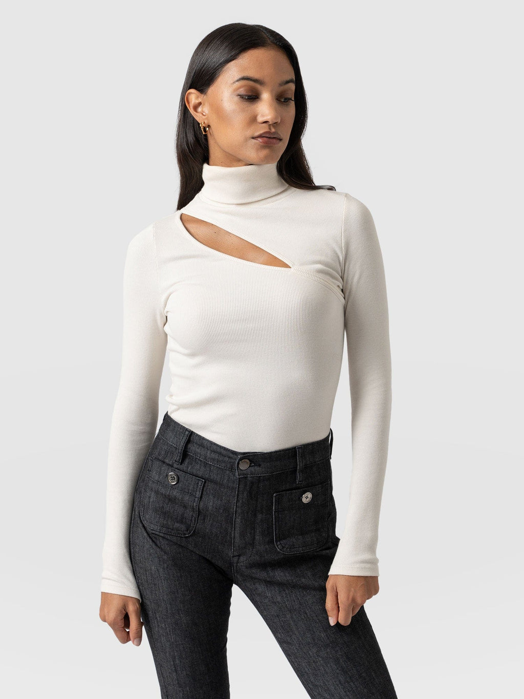 Reveal Turtle Neck - Cream