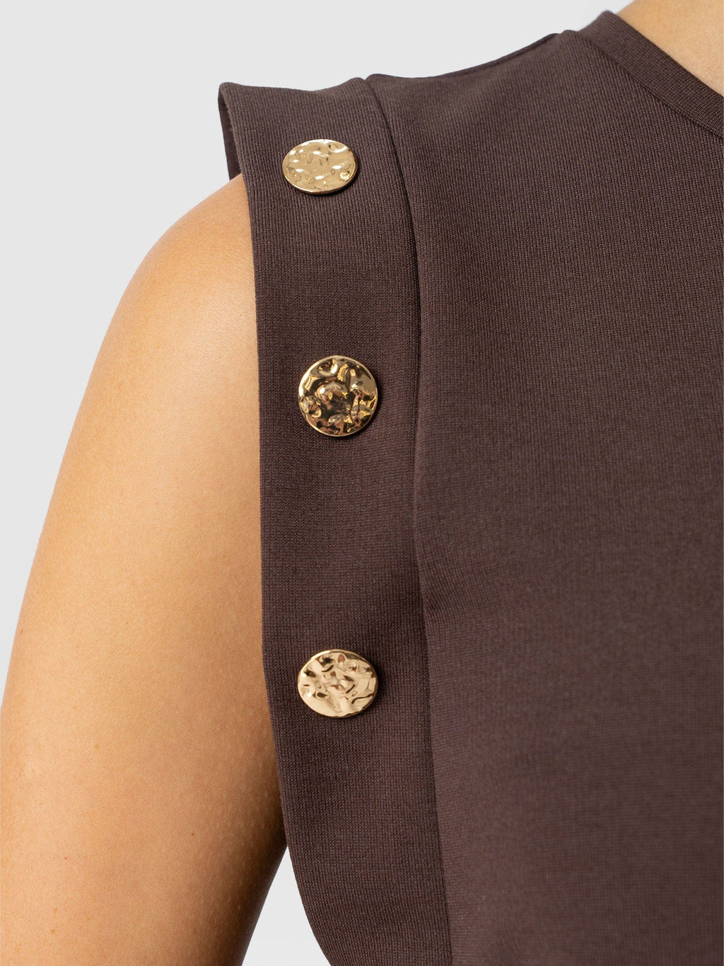 Rowan Tee - Brown - Molten