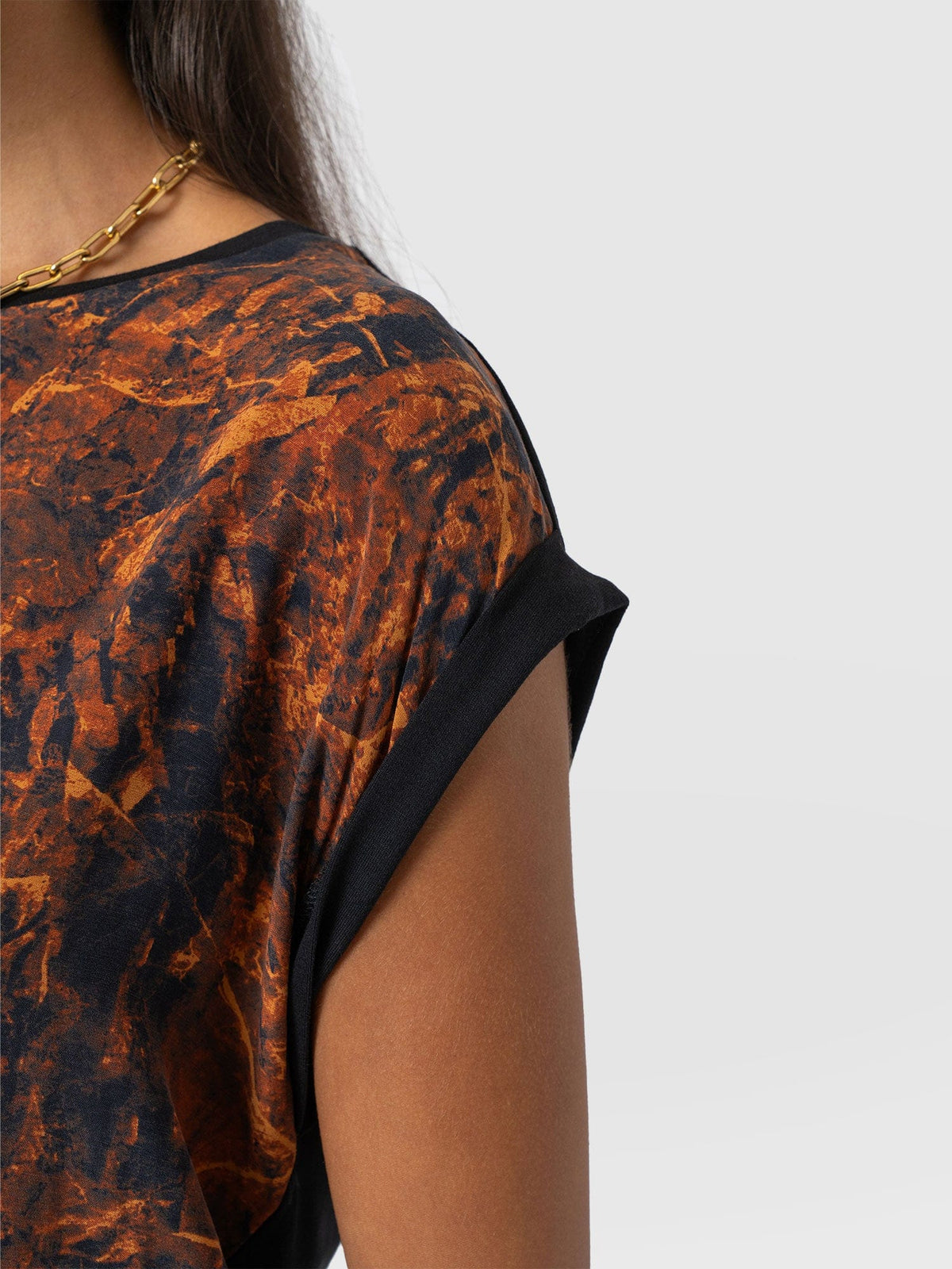 Turn Up Contrast Tee - Brown Marble