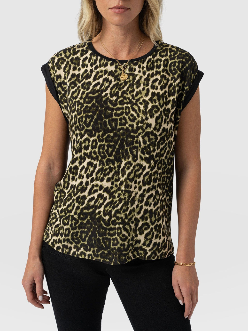 Turn Up Contrast Tee - Green Leopard