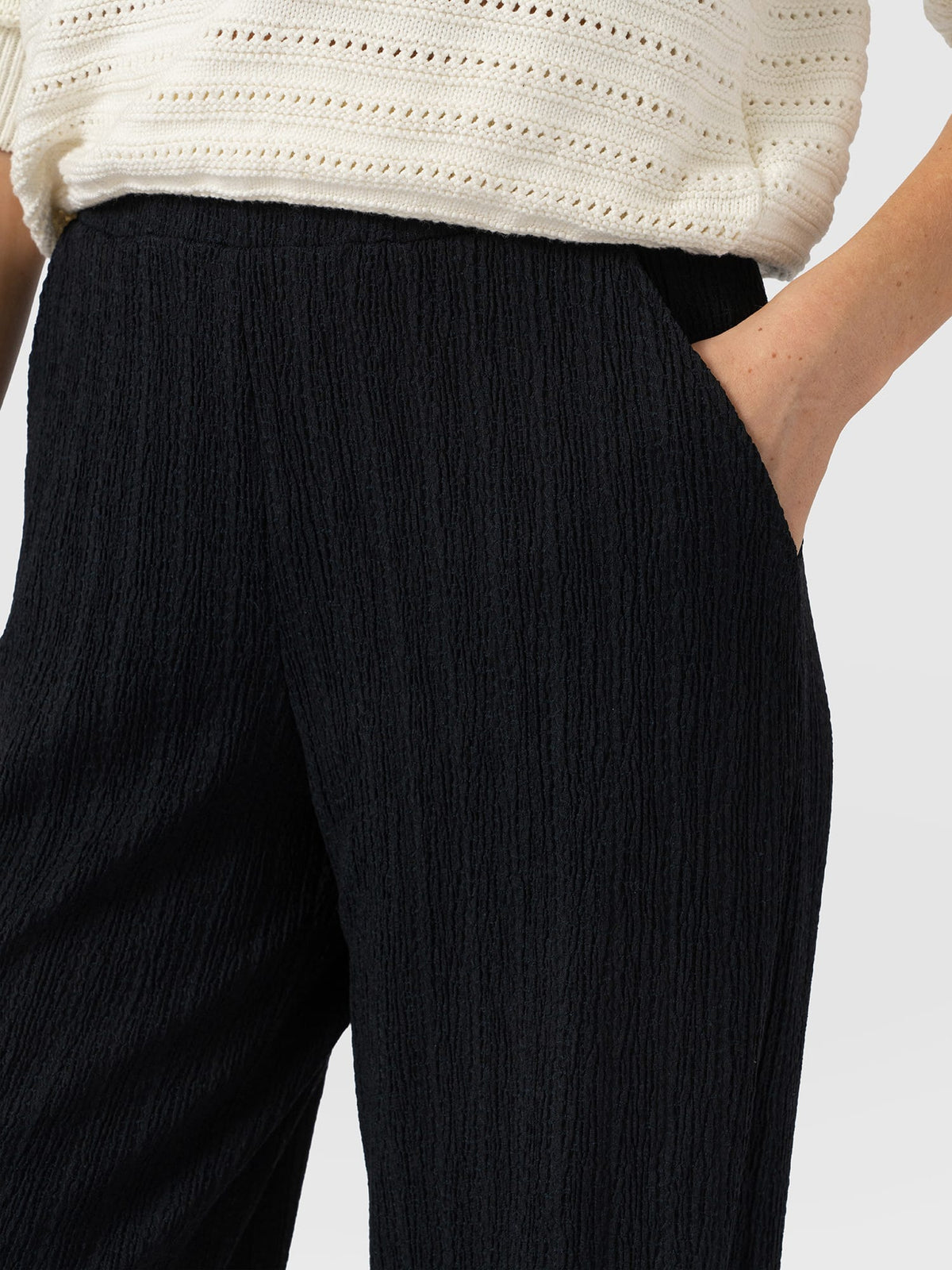 Hoxton Wide Leg Pant - Black Textured