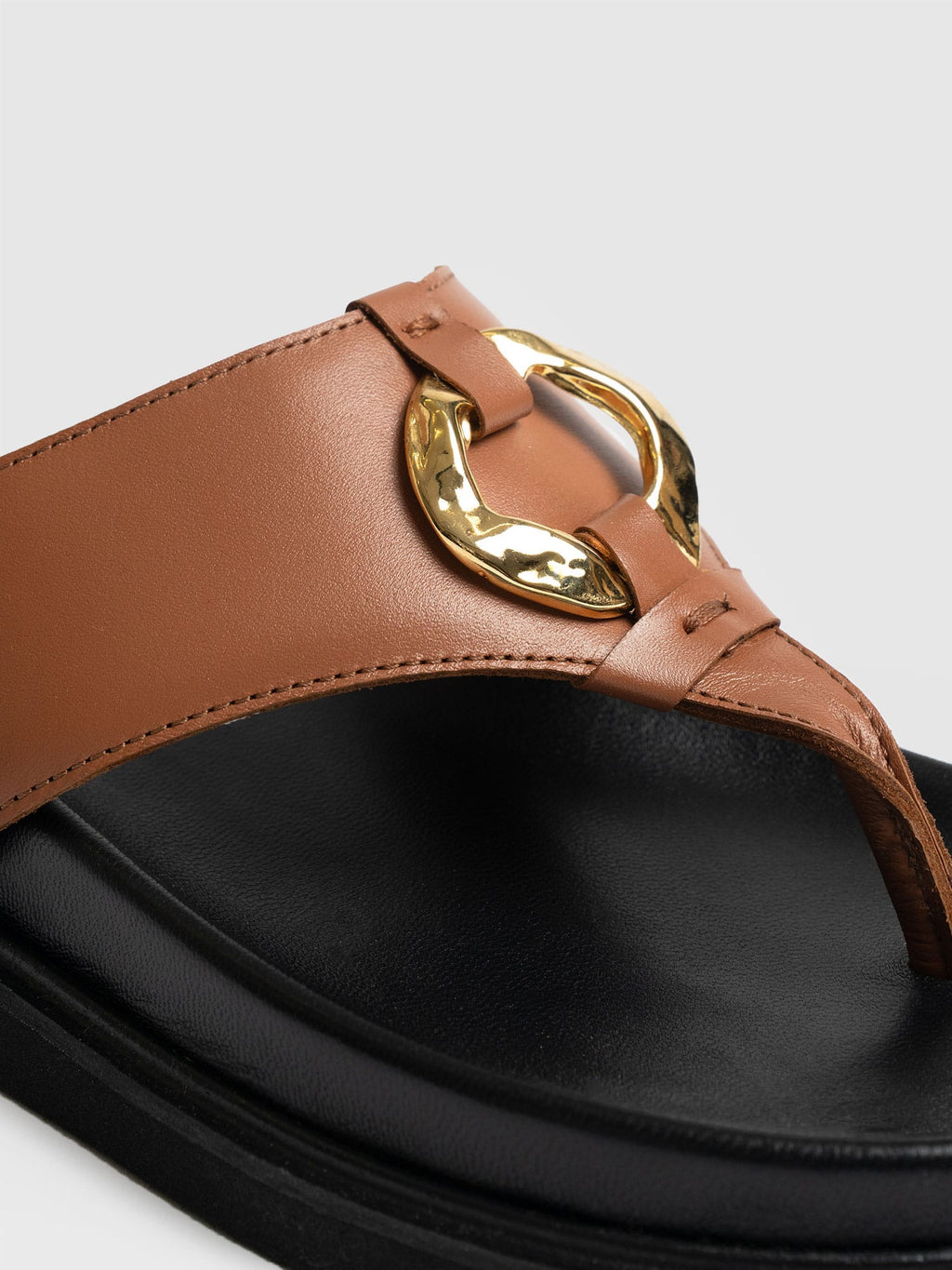 Vivienne Slides - Tan